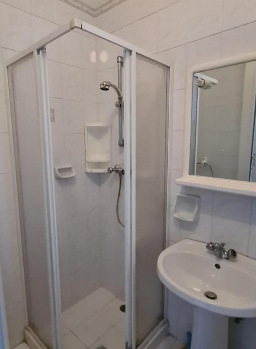 Spinola Bay Sea Front Apt 6 Сент Джулианс Экстерьер фото