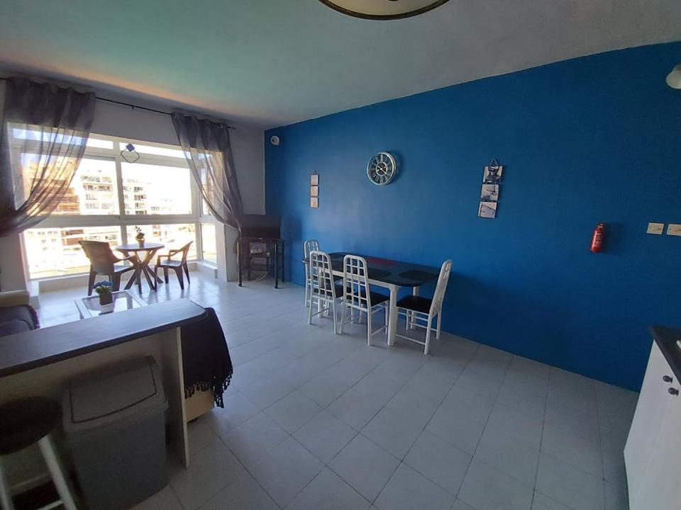 Spinola Bay Sea Front Apt 6 Сент Джулианс Экстерьер фото